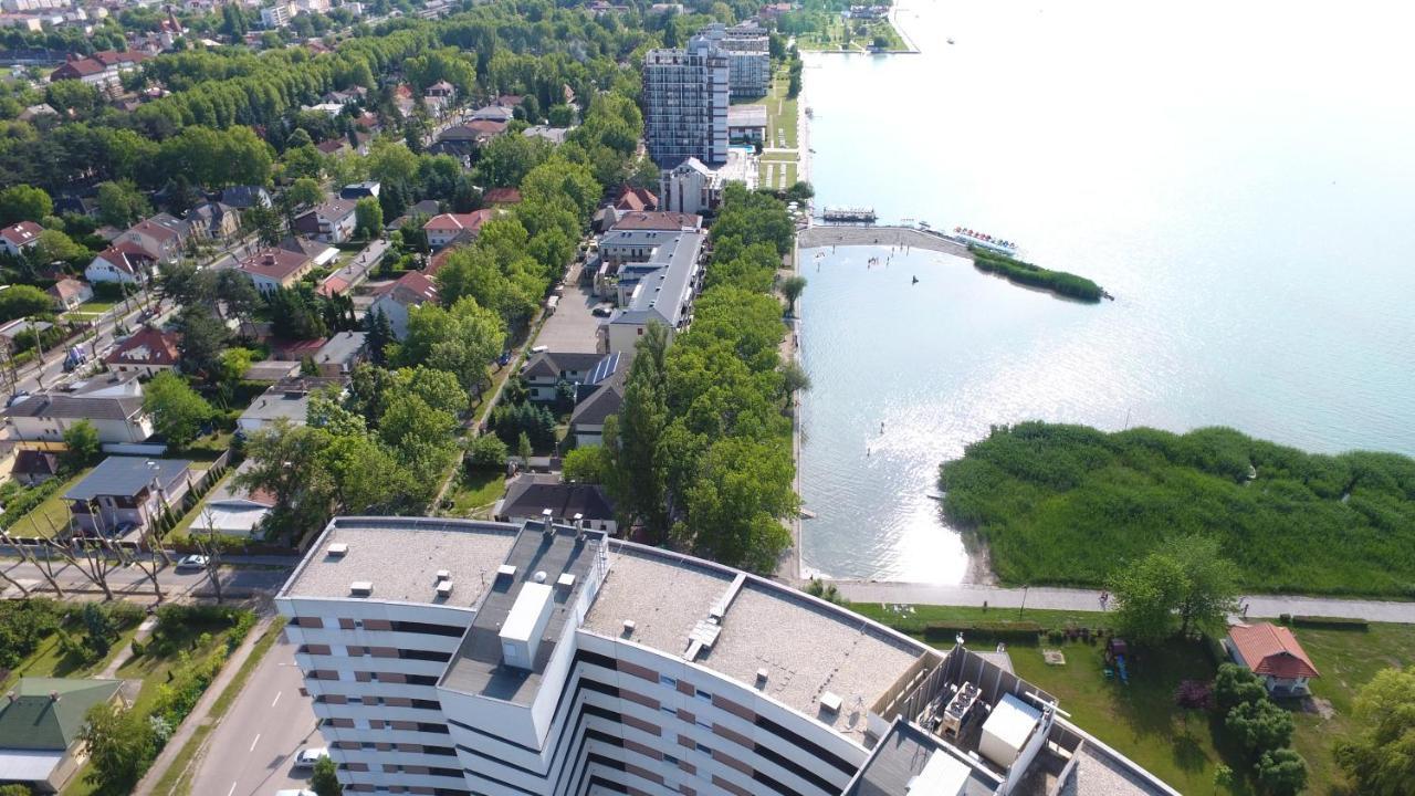 Apartament Siófok Club 218 Wellness Apartman Zewnętrze zdjęcie