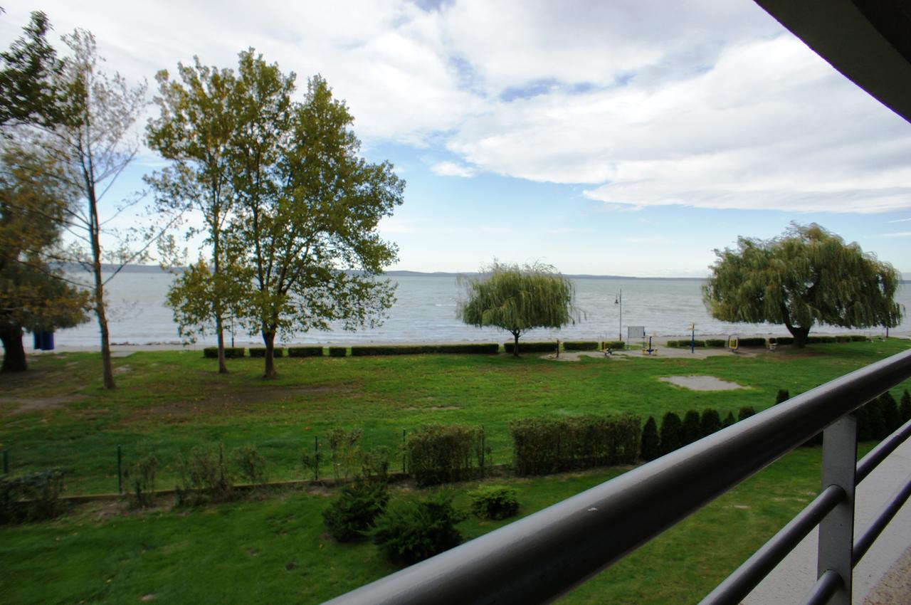 Apartament Siófok Club 218 Wellness Apartman Zewnętrze zdjęcie